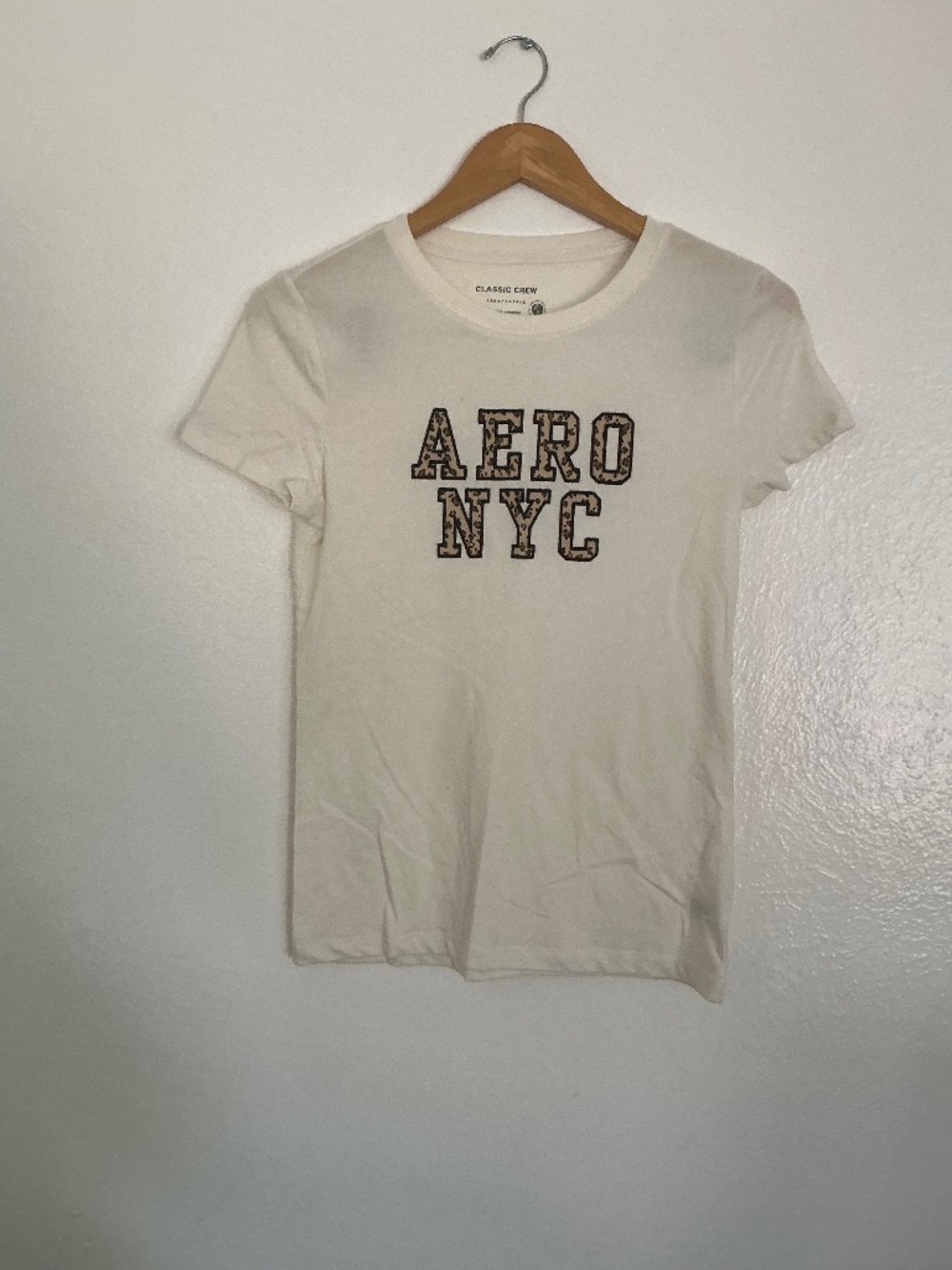 "Aeropostale Aero NYC Classic Crew Tee Cream Leopard Print Sz M"